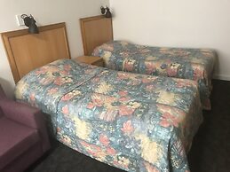 Edgecliff Lodge Motel