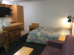 Edgecliff Lodge Motel