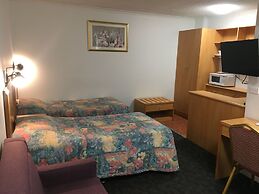 Edgecliff Lodge Motel