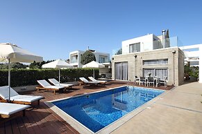 Paradise Cove Beach Villas