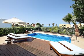 Paradise Cove Beach Villas