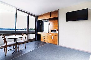 Bayside Hotel