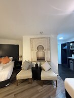 Motel 10