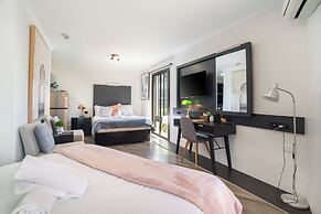 Motel 10