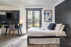 Motel 10