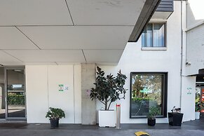 Motel 10