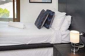 Motel 10