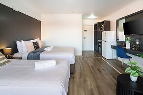 Motel 10