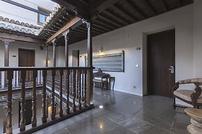 Shine Albayzín Hotel