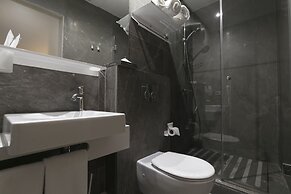 Shine Albayzín Hotel