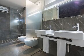 Shine Albayzín Hotel