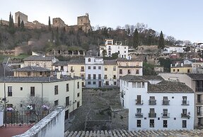 Shine Albayzín Hotel
