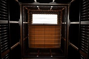 Shine Albayzín Hotel