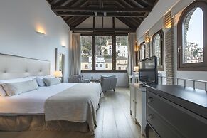 Shine Albayzín Hotel