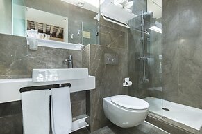 Shine Albayzín Hotel