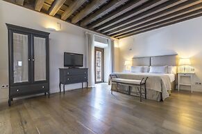 Shine Albayzín Hotel