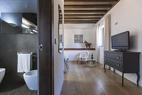 Shine Albayzín Hotel