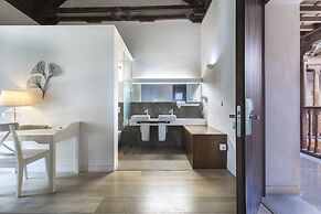 Shine Albayzín Hotel