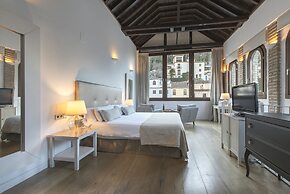 Shine Albayzín Hotel