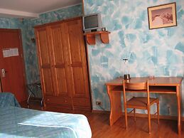 Hotel Holiday Debili