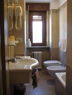 Hotel Holiday Debili