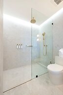 The Grandview Condos on Seven Mile Beach