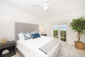 The Grandview Condos on Seven Mile Beach