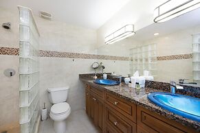 The Grandview Condos on Seven Mile Beach