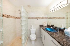 The Grandview Condos on Seven Mile Beach