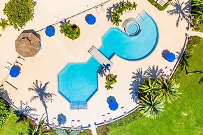 The Grandview Condos on Seven Mile Beach