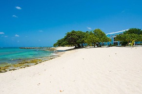 The Grandview Condos on Seven Mile Beach