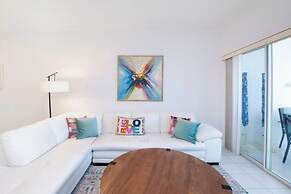 The Grandview Condos on Seven Mile Beach