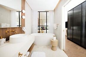 The Grandview Condos on Seven Mile Beach