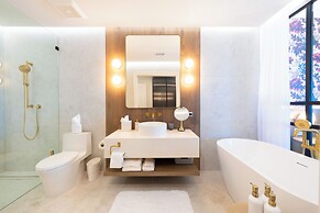 The Grandview Condos on Seven Mile Beach