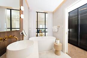 The Grandview Condos on Seven Mile Beach