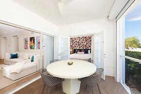 The Grandview Condos on Seven Mile Beach