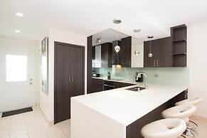 The Grandview Condos on Seven Mile Beach