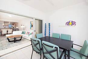 The Grandview Condos on Seven Mile Beach