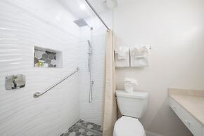 The Grandview Condos on Seven Mile Beach