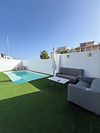 Hospederia Almundo by Alexandra Realty