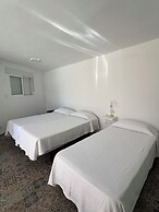 Hospederia Almundo by Alexandra Realty