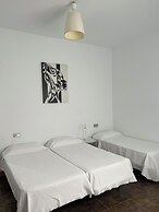 Hospederia Almundo by Alexandra Realty