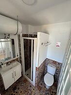 Hospederia Almundo by Alexandra Realty