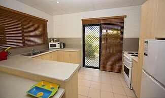 Apollo Jewel Beachfront Apartments