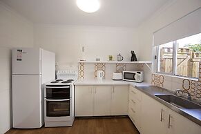 Apollo Jewel Beachfront Apartments