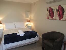 Alpine Riverside Cottages