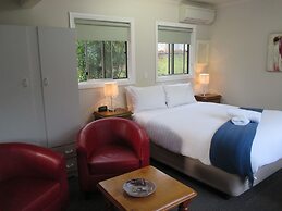 Alpine Riverside Cottages