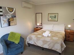 Alpine Riverside Cottages