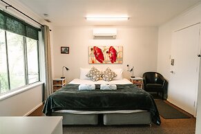 Alpine Riverside Cottages