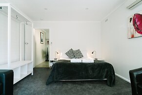 Alpine Riverside Cottages